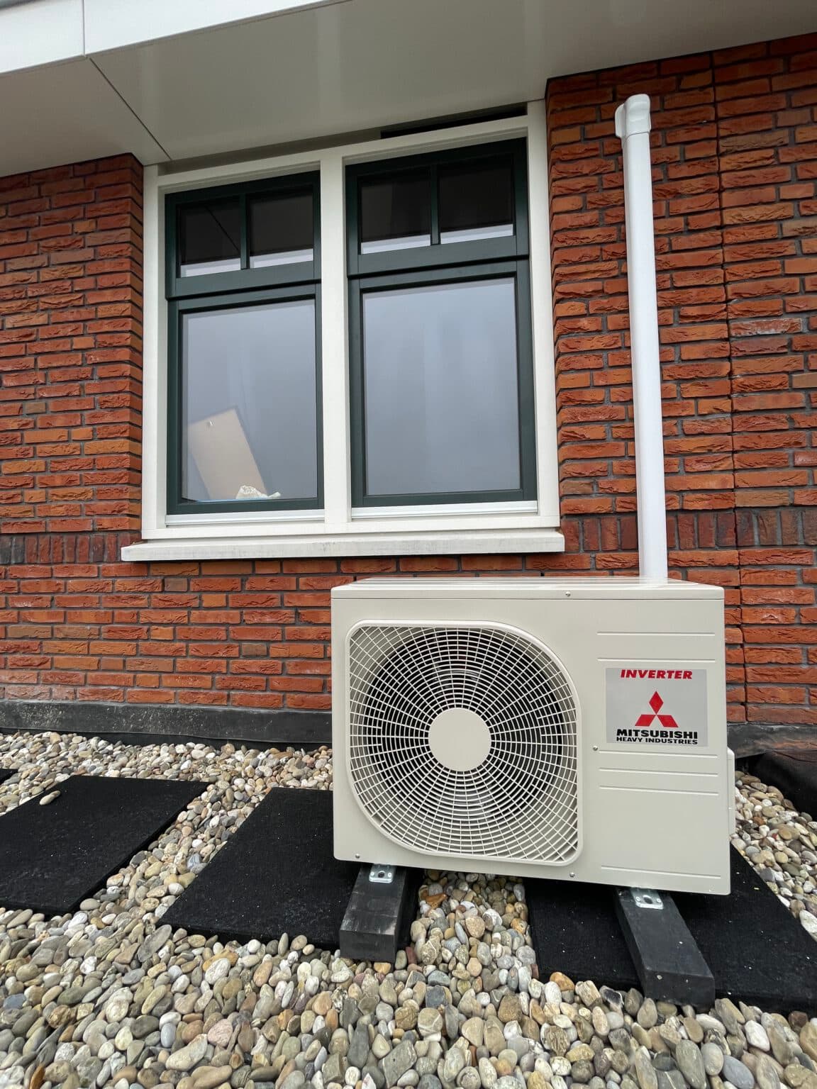 Plafondmodel airco in Bergschenhoek -- foto 2