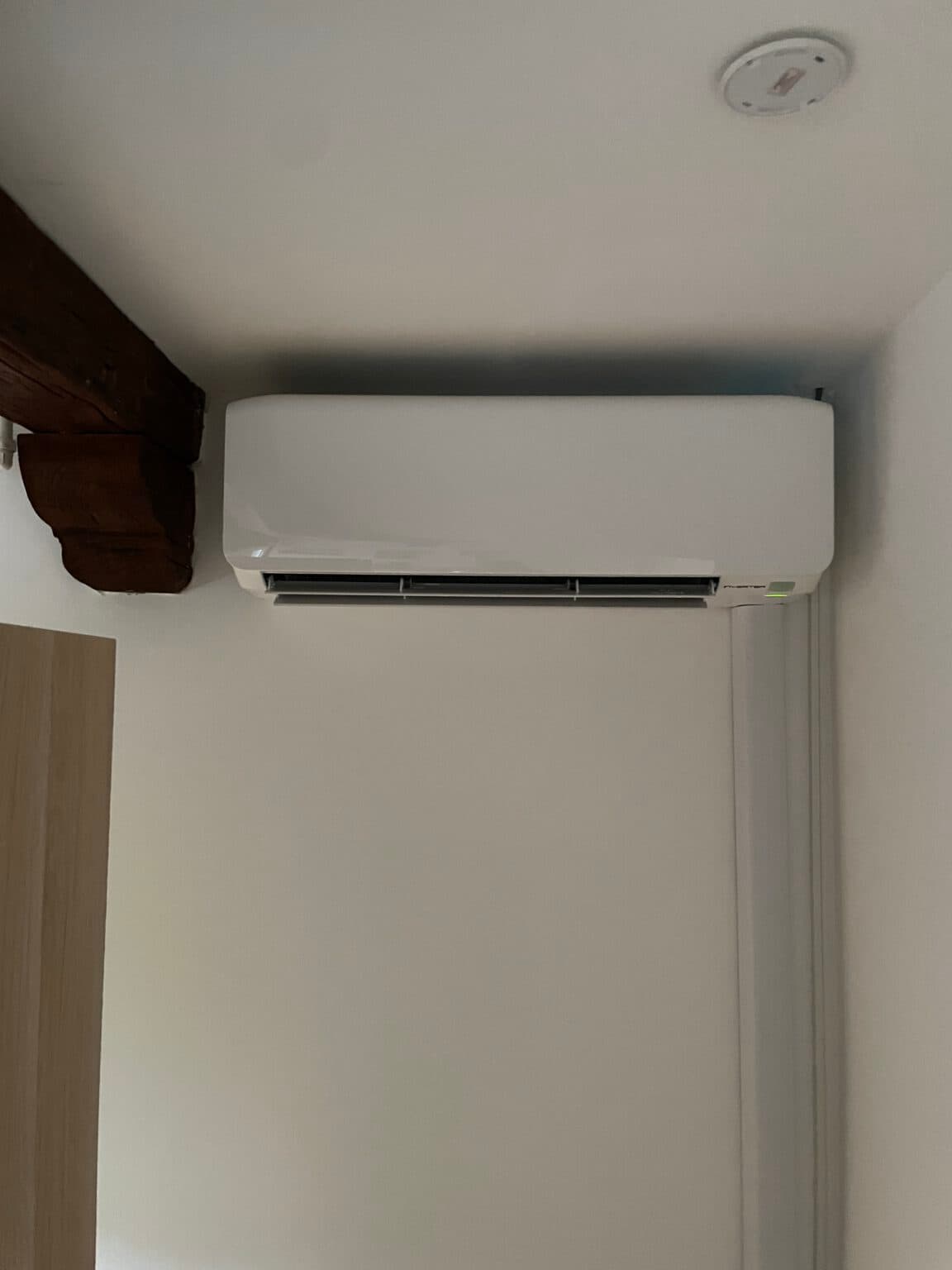 Plafondmodel airco in Hoofddorp