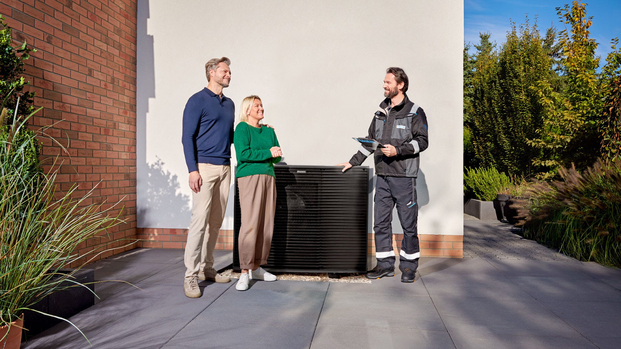 Daikin Altherma 4 buitenunit bij woning, persfoto Daikin